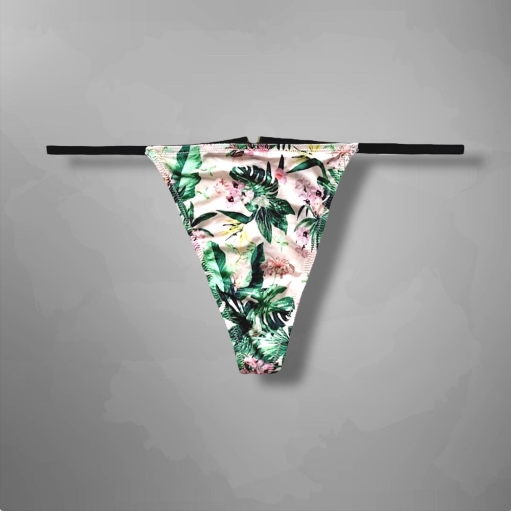 Victoria’s Secret v-string panty XL new